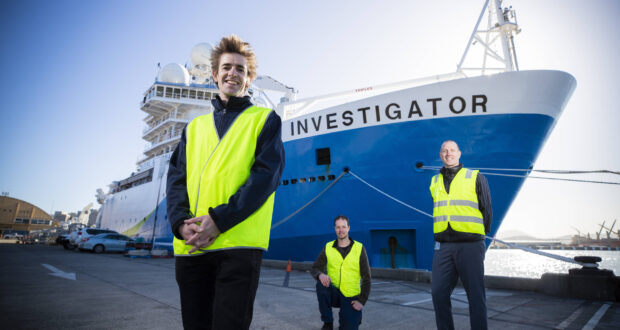 Marine, geoscience, engineering students get hands-on experience aboard CSIRO ship