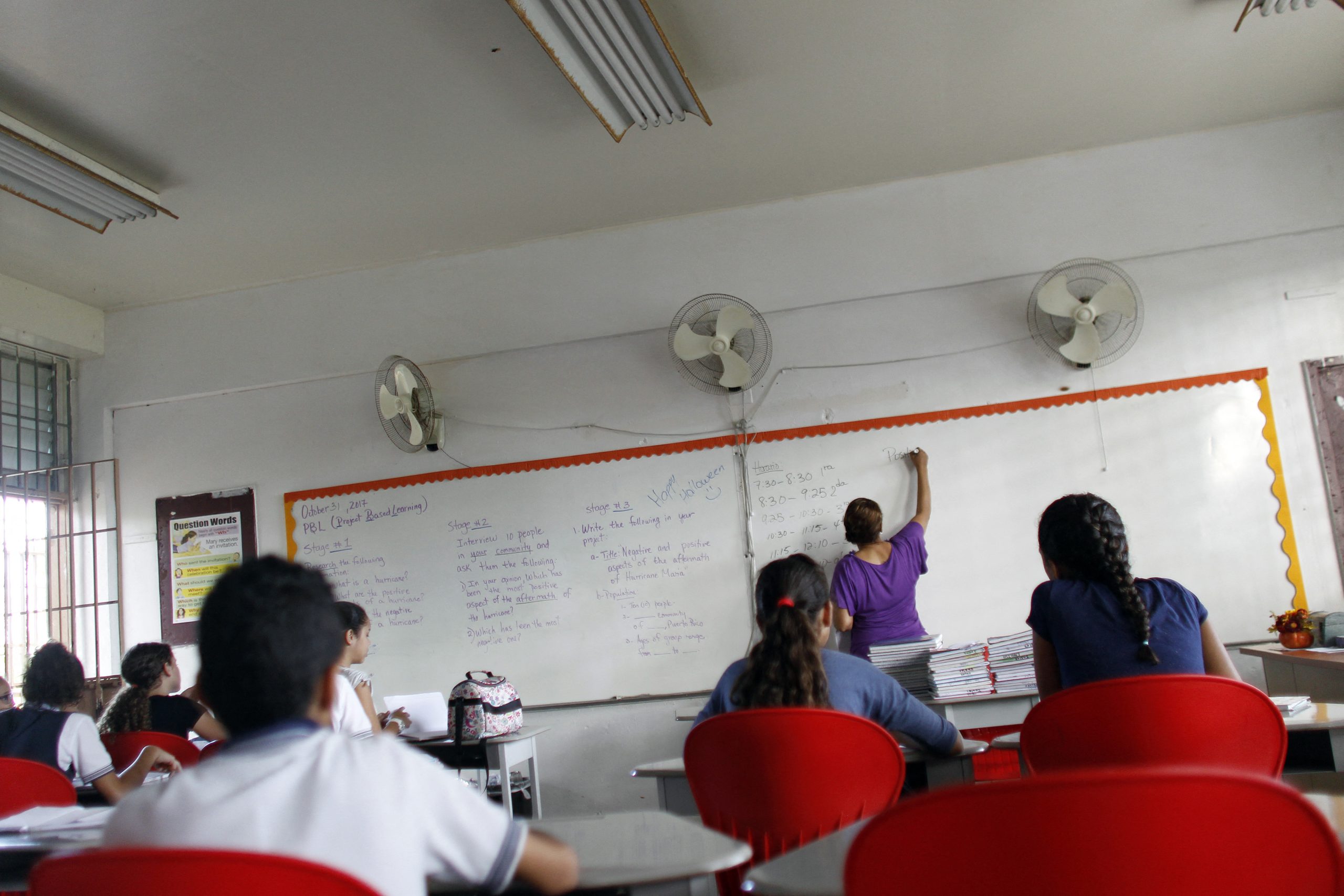 En Puerto Rico, la campaña de Trump para desmantelar el Departamento de Educación pega más fuerte