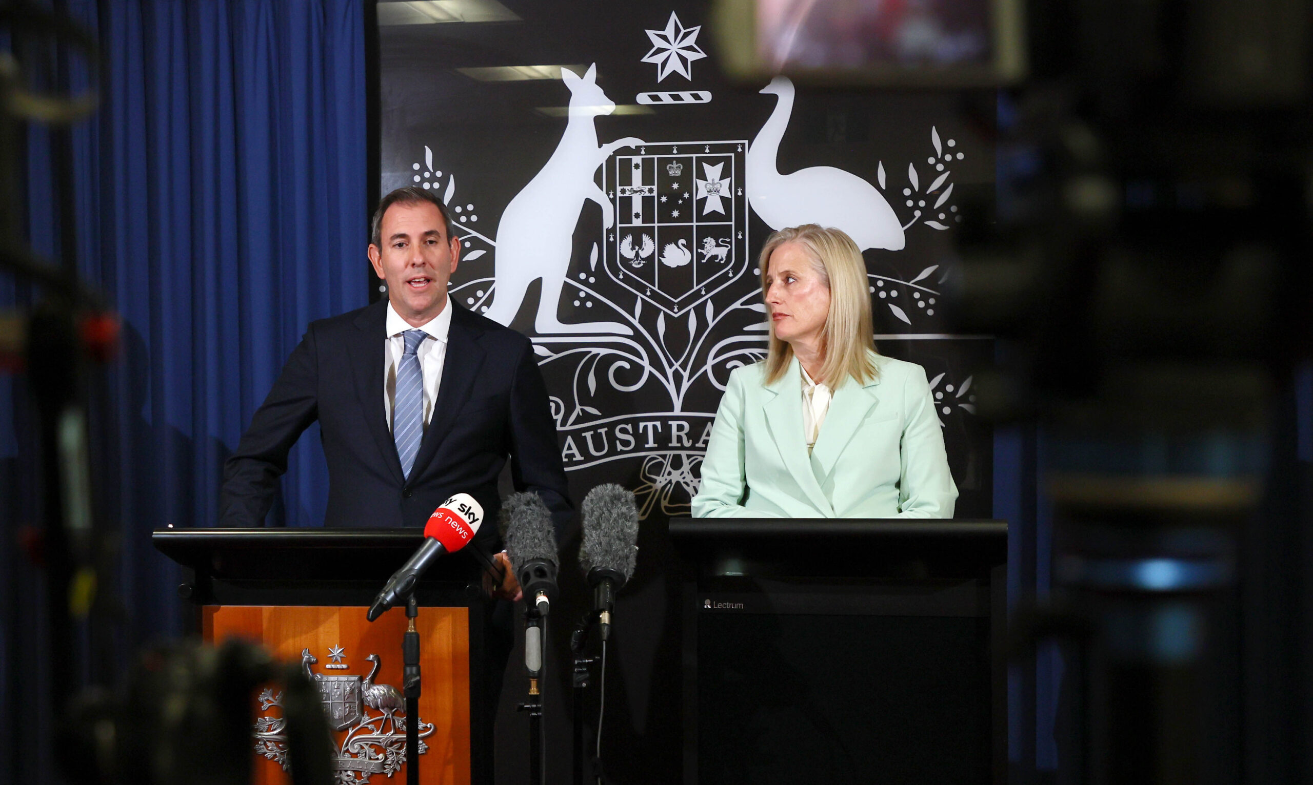 Labor hikes visa application fee to $2000, Dutton’s is $2500+ – Campus Review