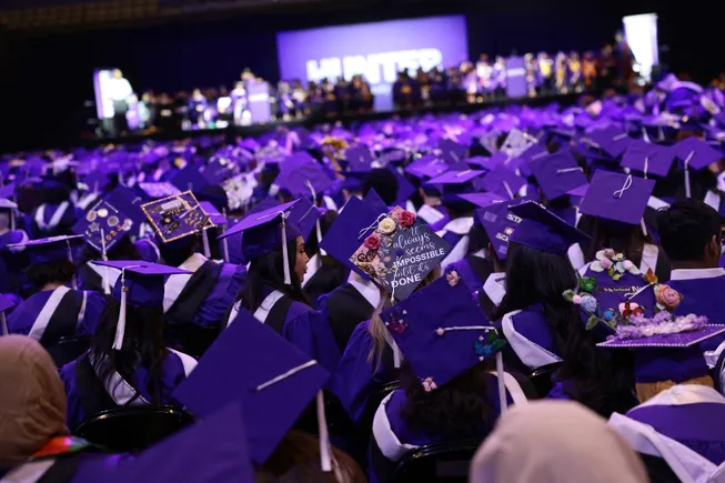 College grads say they are confident about jobs but cautious about economy
