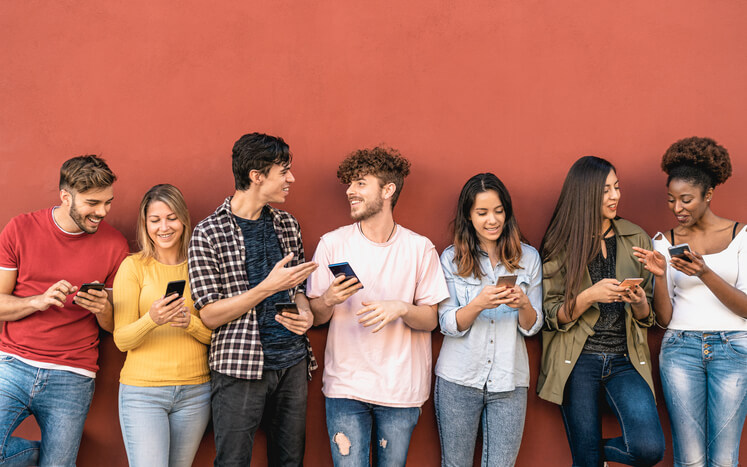How to Advertise to College Students: Top Strategies