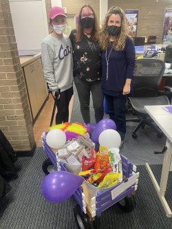 Kansas State University’s Braggin’ Wagon Offers a Unique Way to Recognize Campus Employees – CUPA-HR
