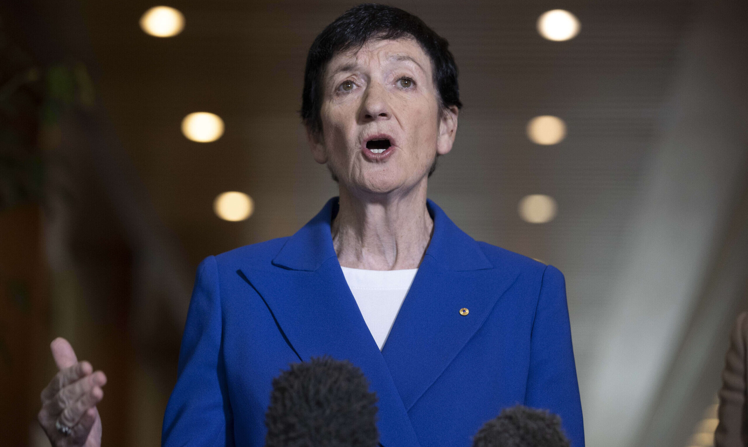 Senators ask VCs to justify $1m salaries – Campus Review