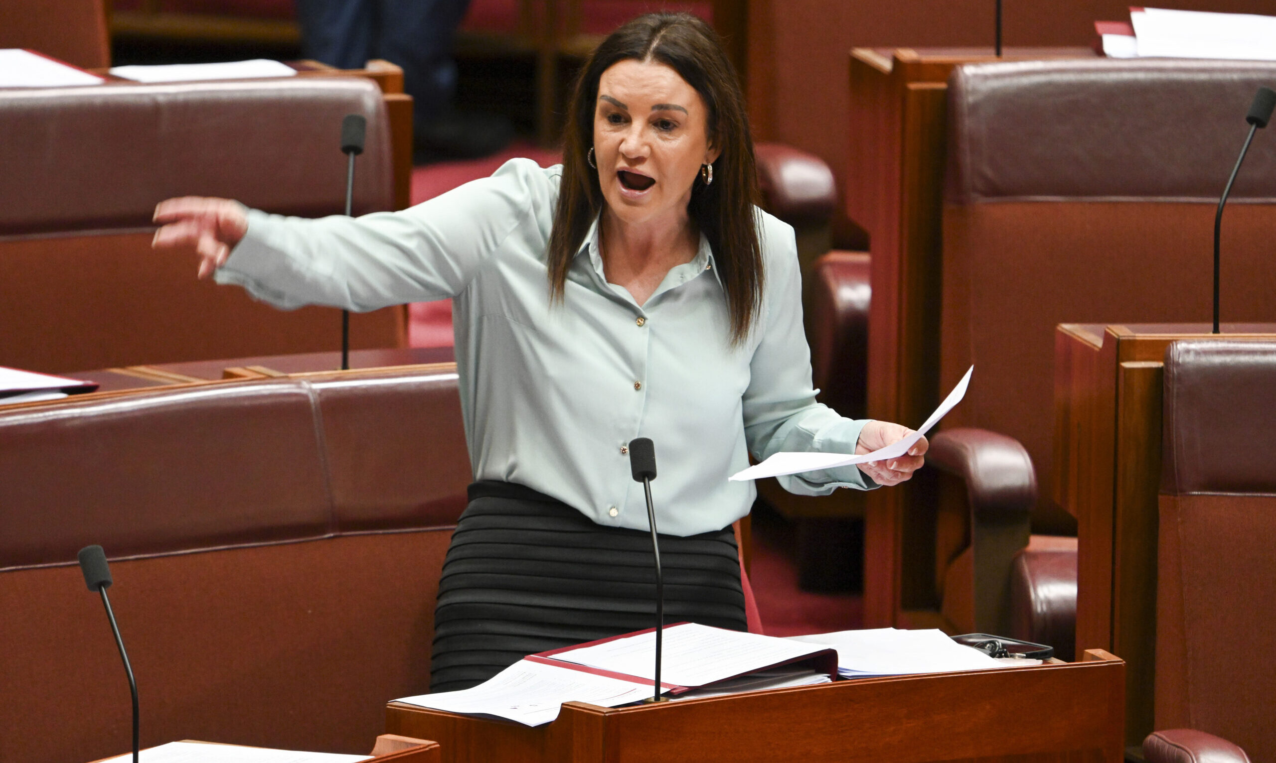 Universities reject $430,000 VC salaries – Campus Review