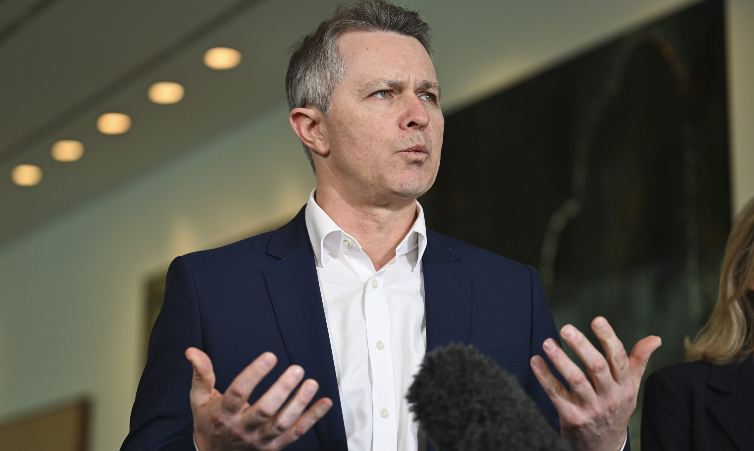 A quarter of students still drop out – Campus Review