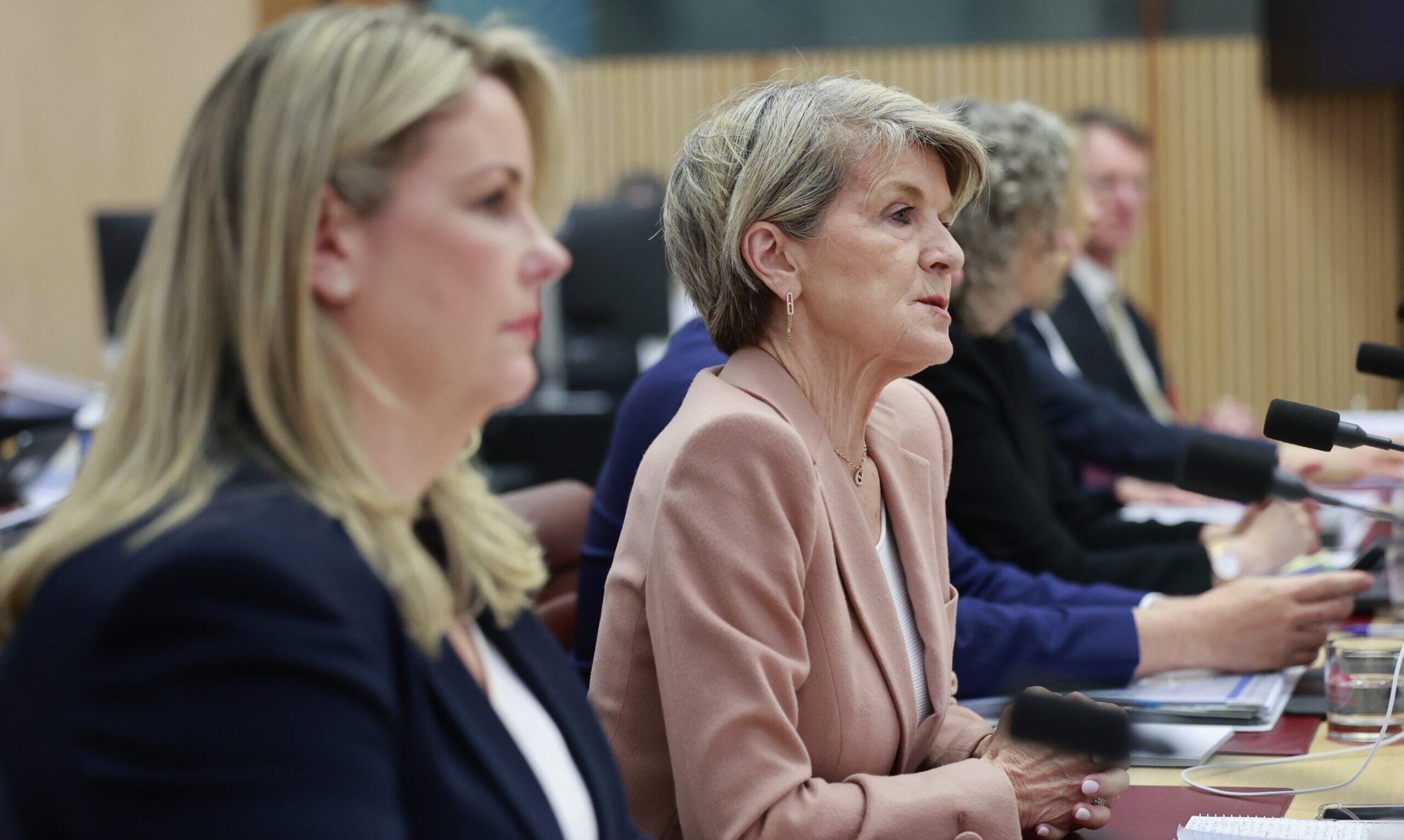 Senators ask Bishop about $800,000 expenses – Campus Review