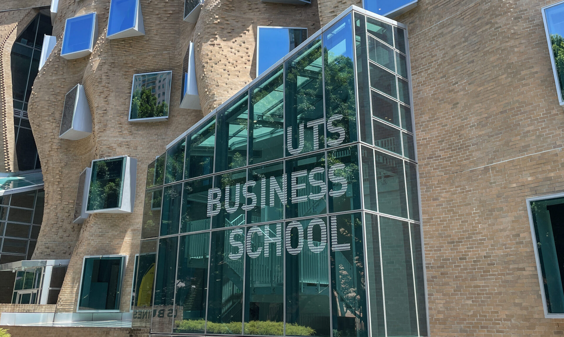 UTS academics pitch alternative to job cuts – Campus Review