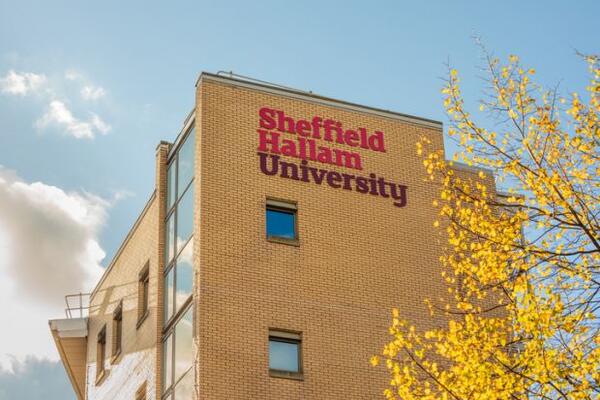 U.K. University Apologizes to U.S. Scholar Over Publication Ban