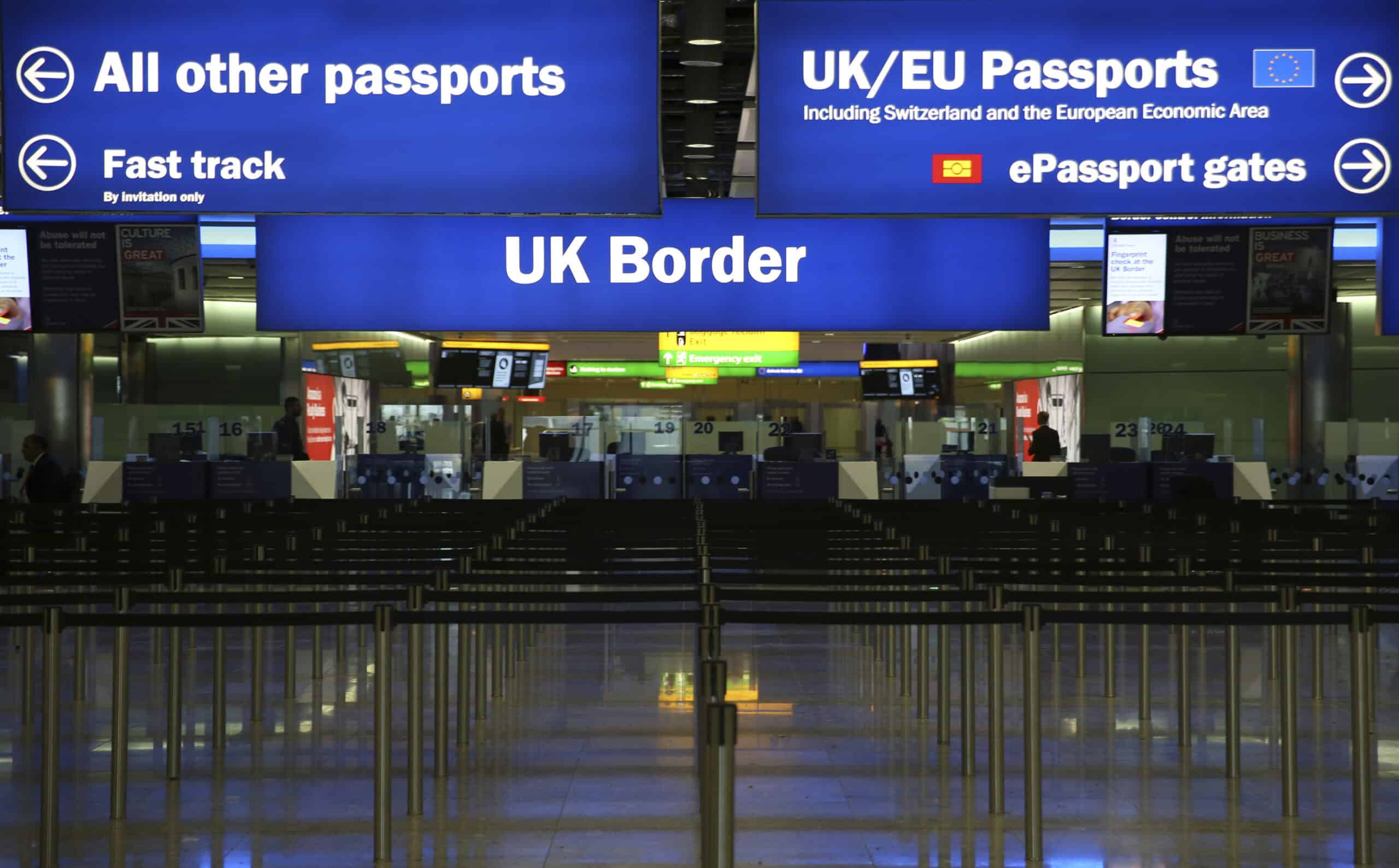 UK study visa applications up 7% while dependant numbers plummet