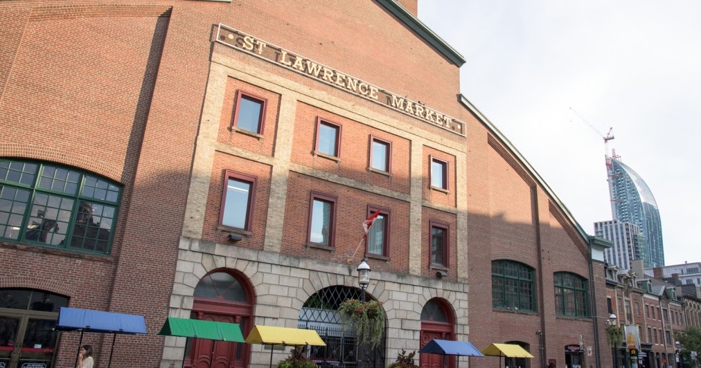 What are the Best Markets for Students to Visit in Toronto